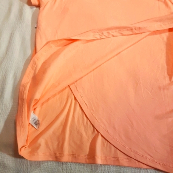 Athleta Girl Tenaci tee girls size 16 - Picture 3 of 6